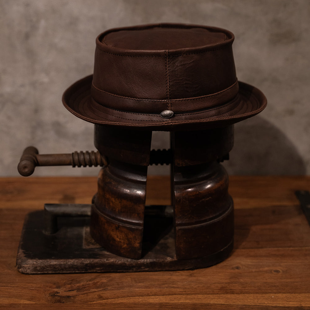 PORKPIE HAT / BROWN COW